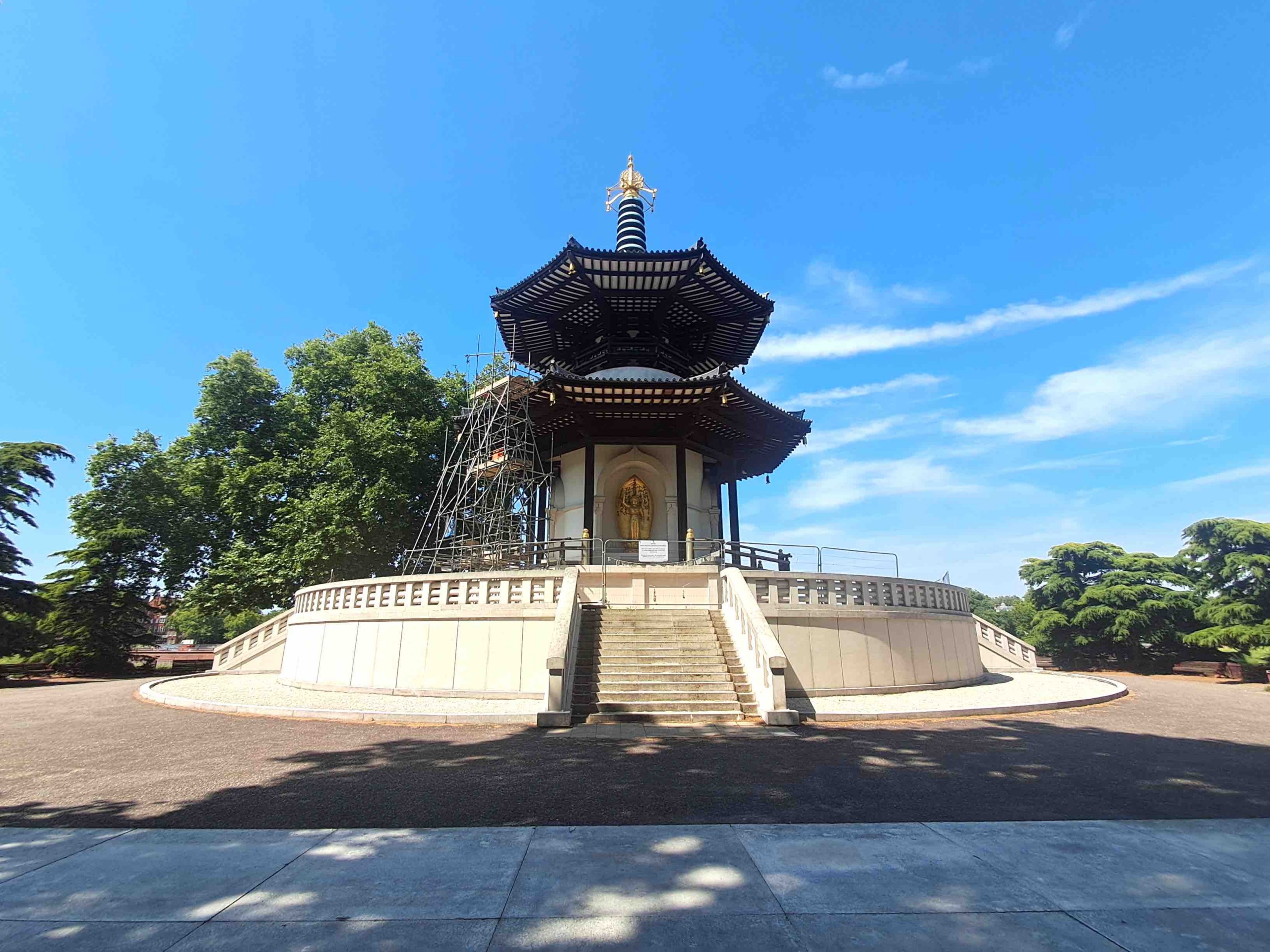 London Peace Pagoda, Battersea Park, Battersea, south London, 