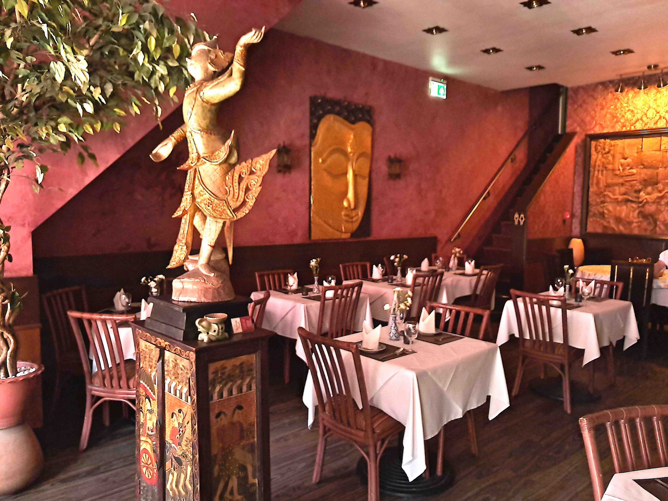 London Peace Pagoda, Battersea Park, Battersea Pier, Battersea, south London, Battersea Arts Centre,Tunman Thai Restaurant